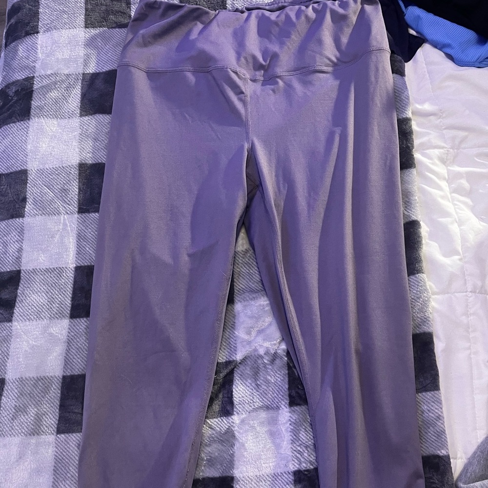 purple leggings!